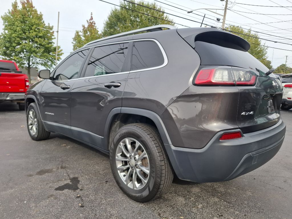Photo 3 of this JEEP CHEROKEE