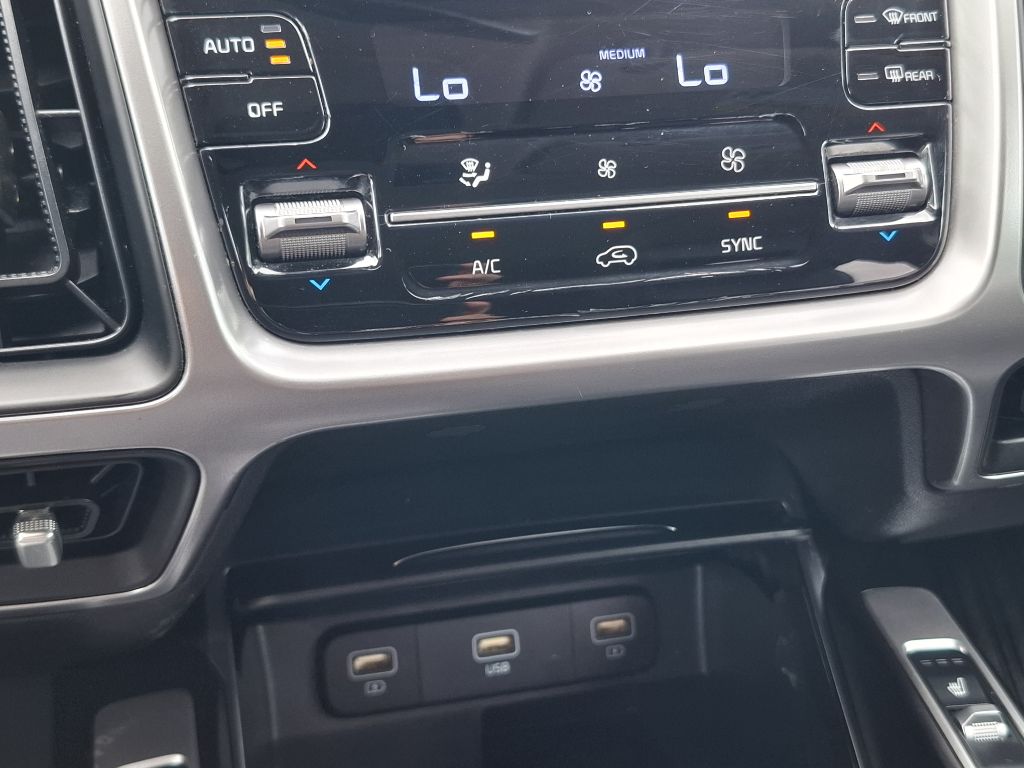 Photo 17 of this KIA SORENTO