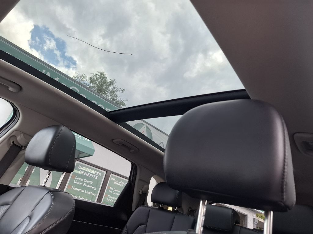 Photo 14 of this KIA SORENTO