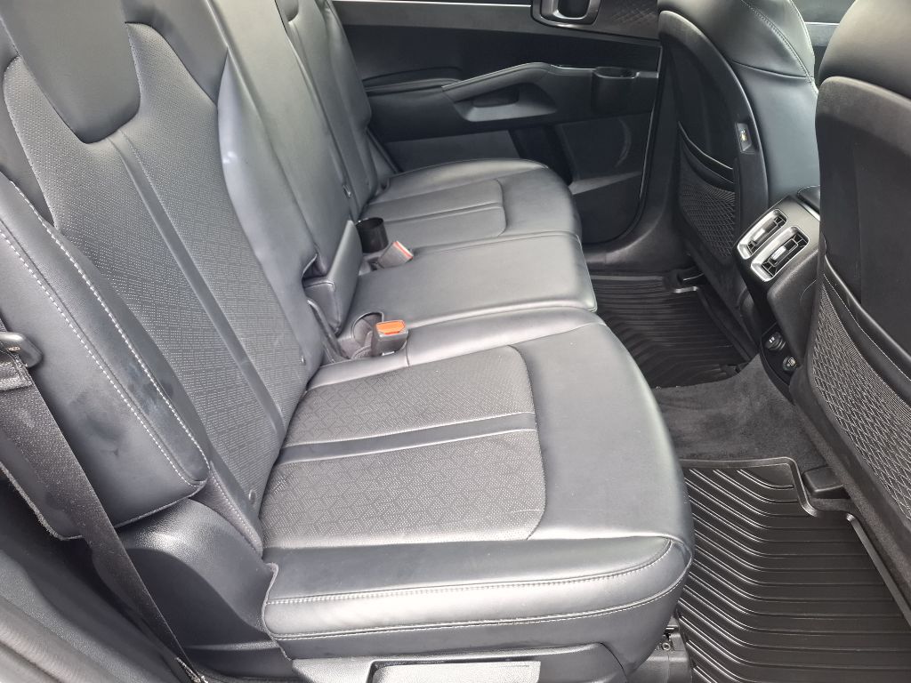 Photo 9 of this KIA SORENTO