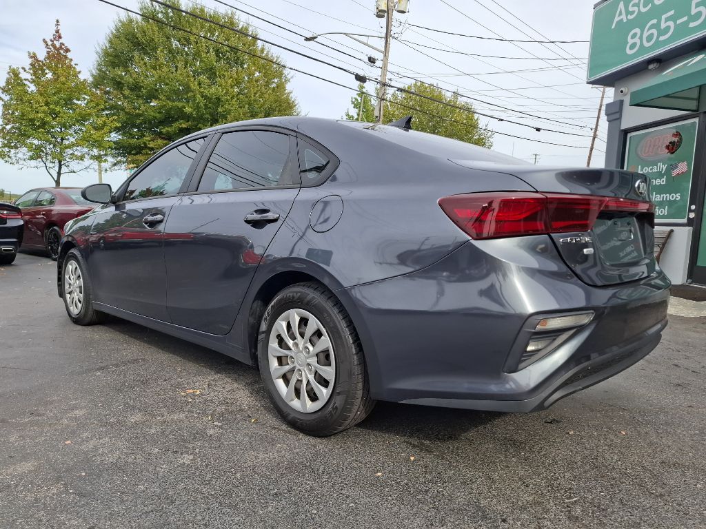 Photo 2 of this KIA FORTE