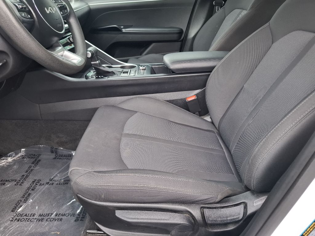Photo 11 of this KIA K5