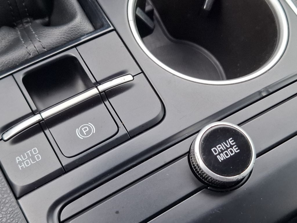 Photo 15 of this KIA K5