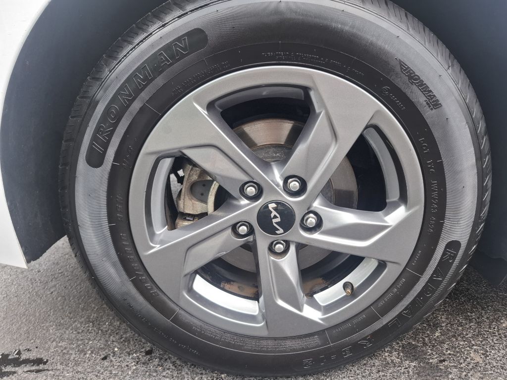 Photo 7 of this KIA K5