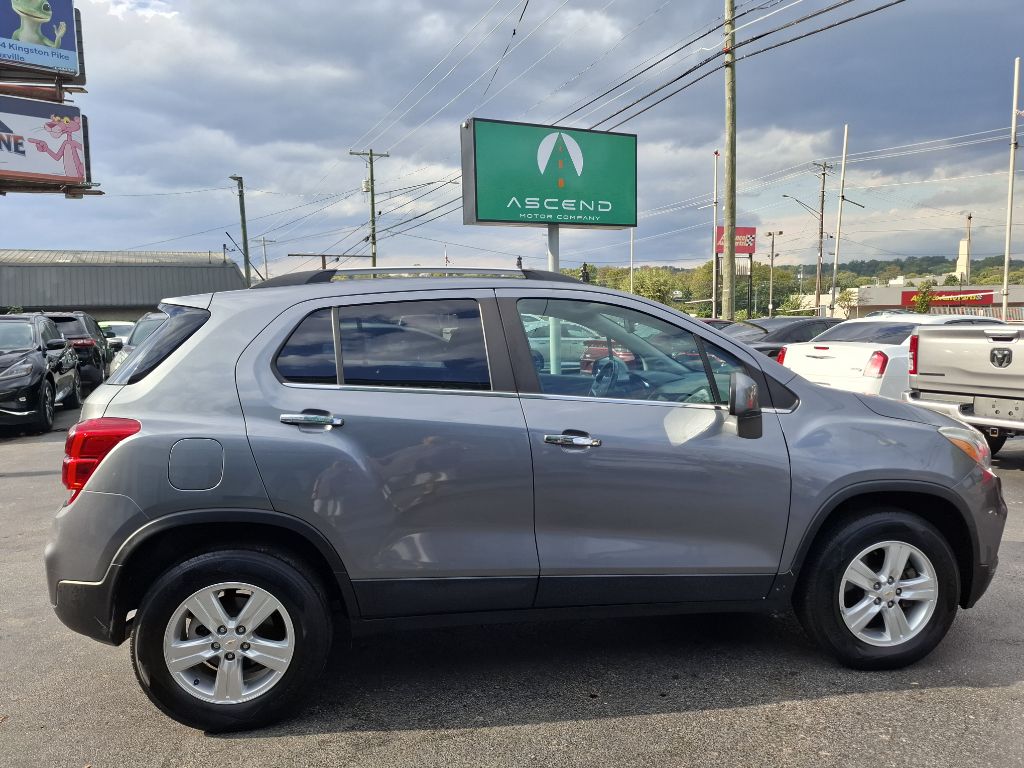Photo 6 of this CHEVROLET TRAX