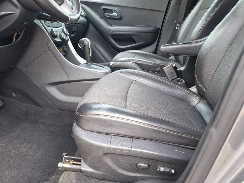 Photo 12 of this CHEVROLET TRAX
