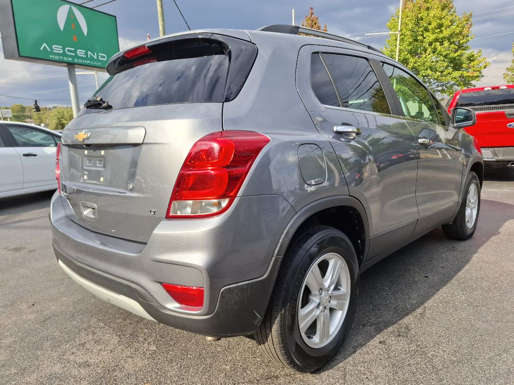 Photo 4 of this CHEVROLET TRAX