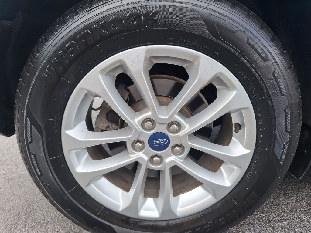 Photo 8 of this FORD ESCAPE