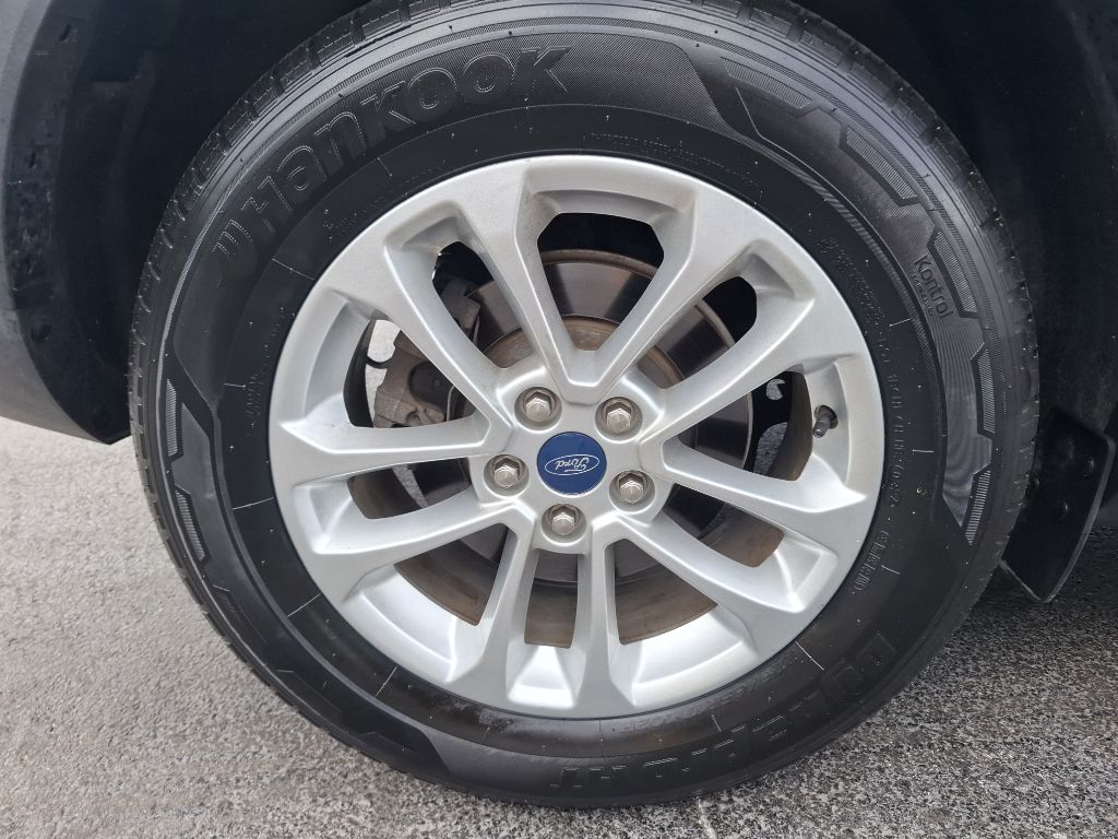 Photo 9 of this FORD ESCAPE