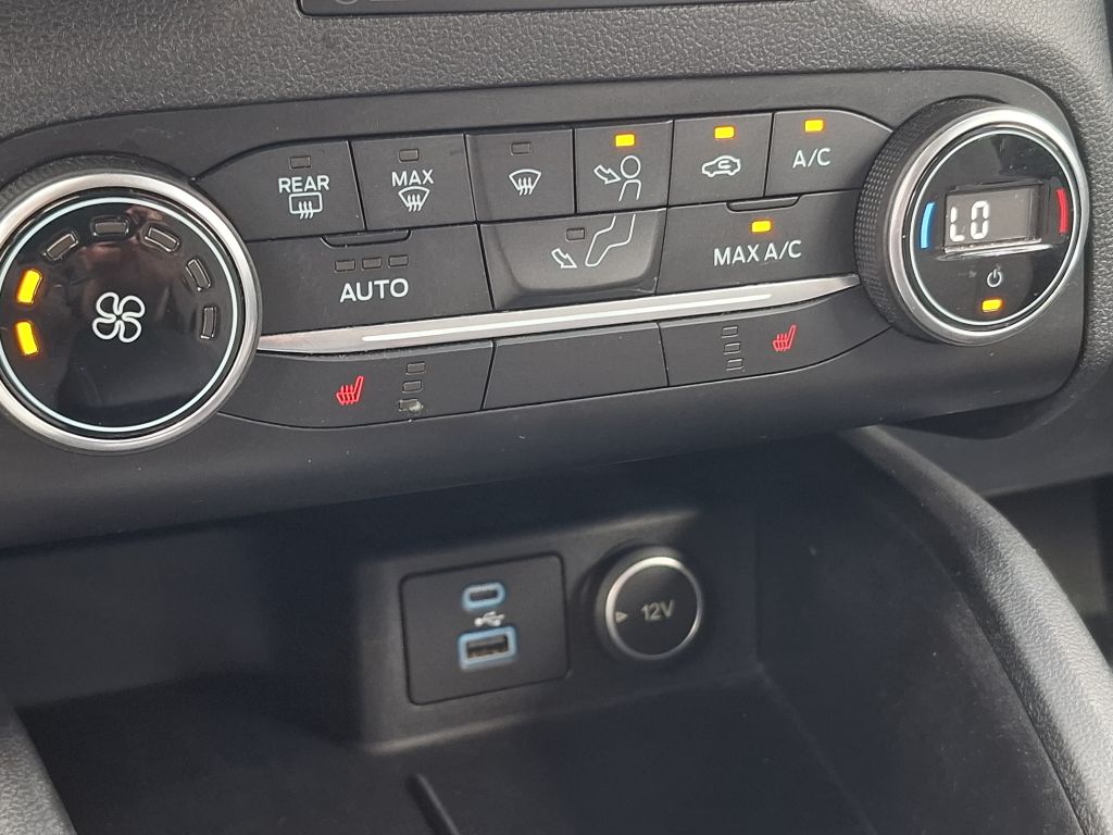 Photo 15 of this FORD ESCAPE