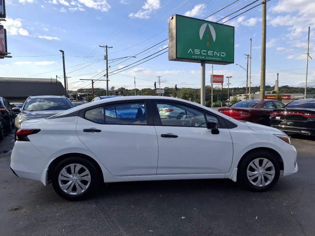 Photo 8 of this NISSAN VERSA