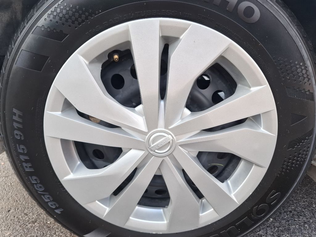Photo 5 of this NISSAN VERSA
