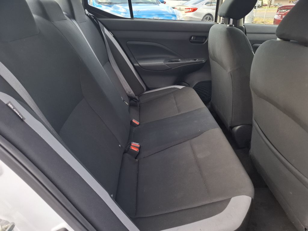 Photo 9 of this NISSAN VERSA