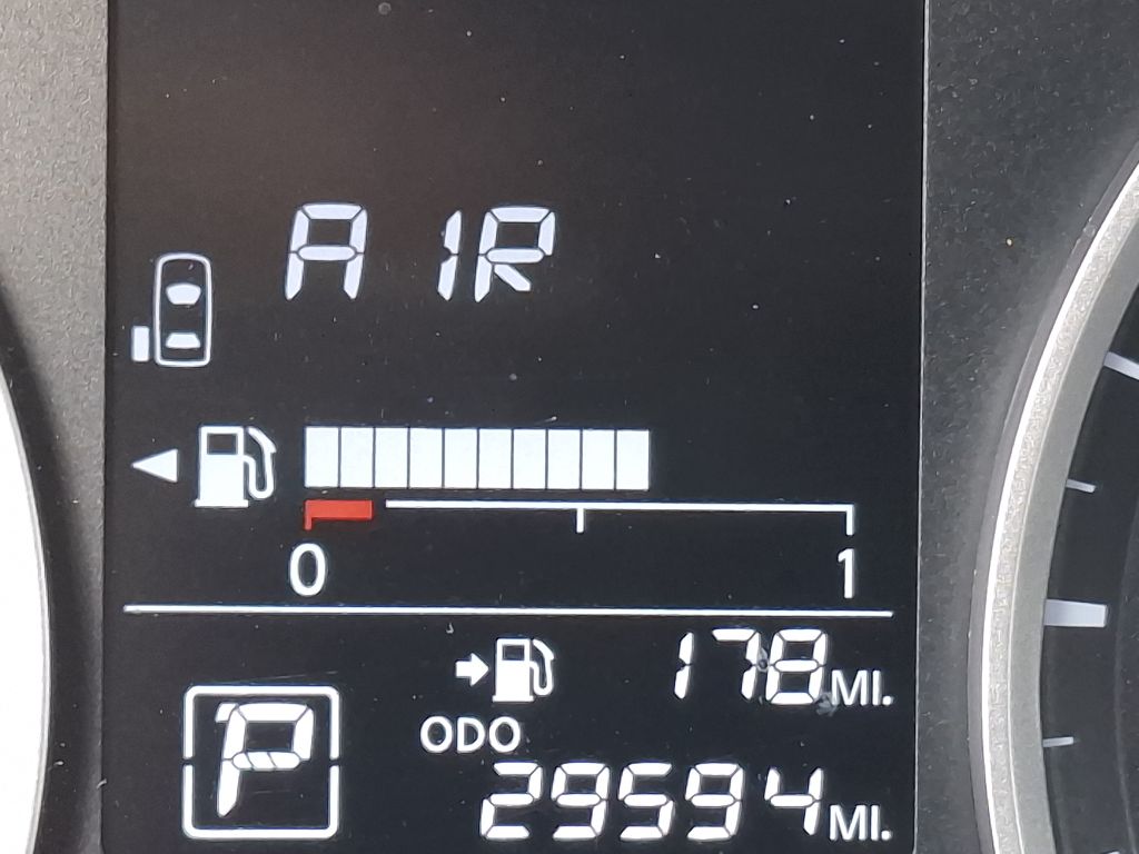 Photo 12 of this NISSAN VERSA