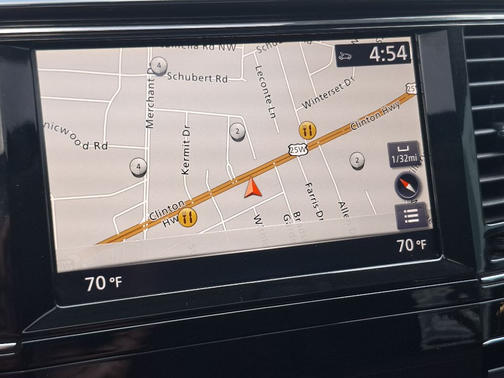 Photo 17 of this INFINITI QX80