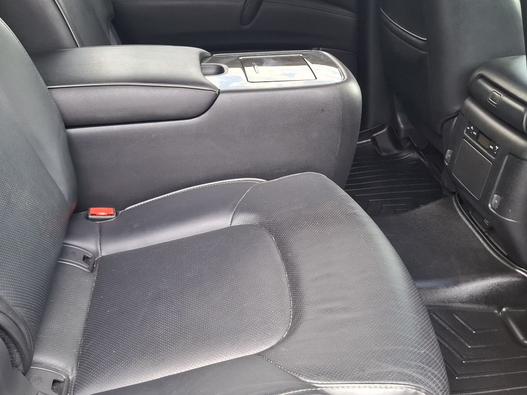 Photo 13 of this INFINITI QX80