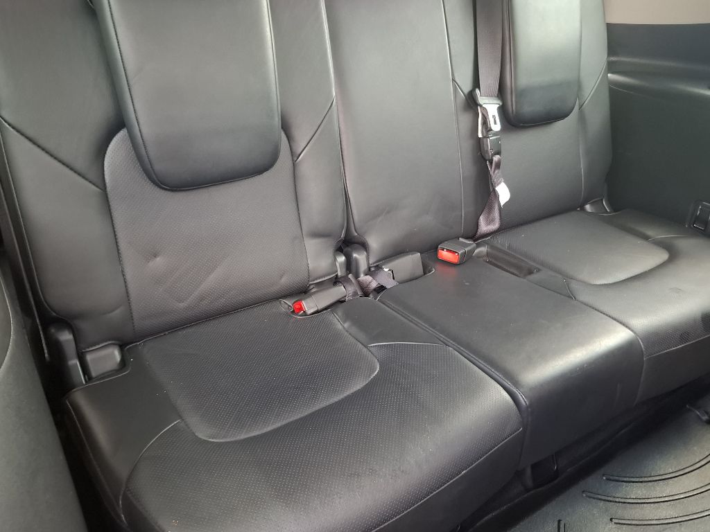 Photo 12 of this INFINITI QX80