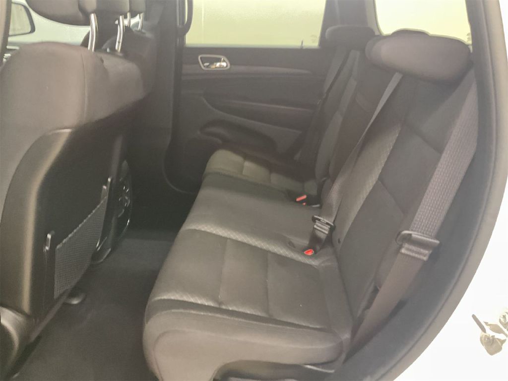 Photo 10 of this JEEP GRAND CHEROKEE