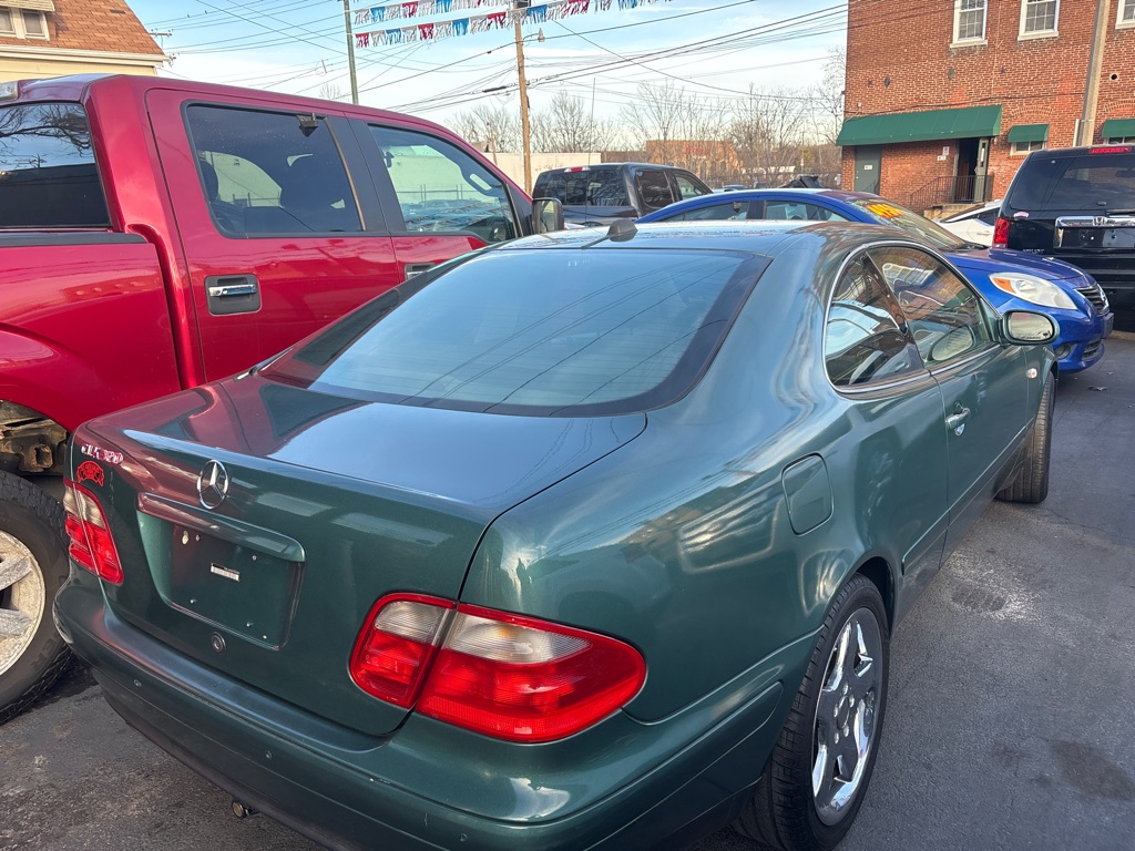 Photo 4 of this MERCEDES-BENZ CLK