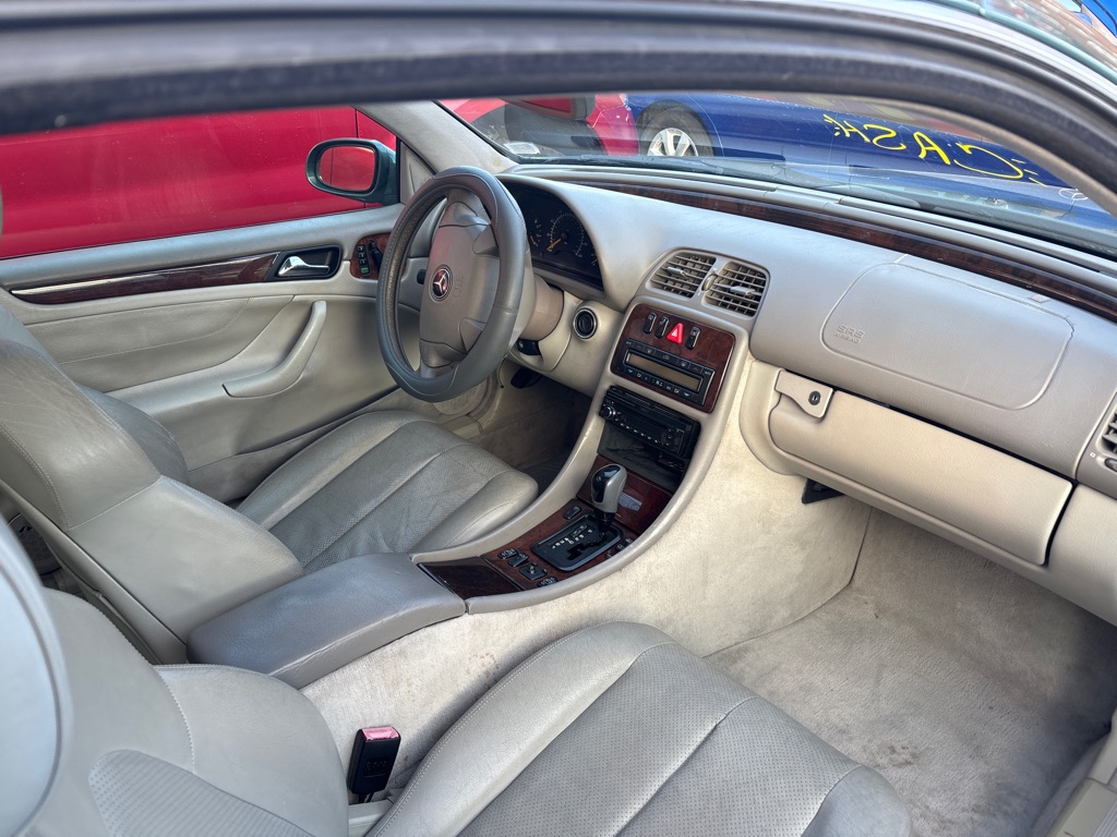 Photo 8 of this MERCEDES-BENZ CLK