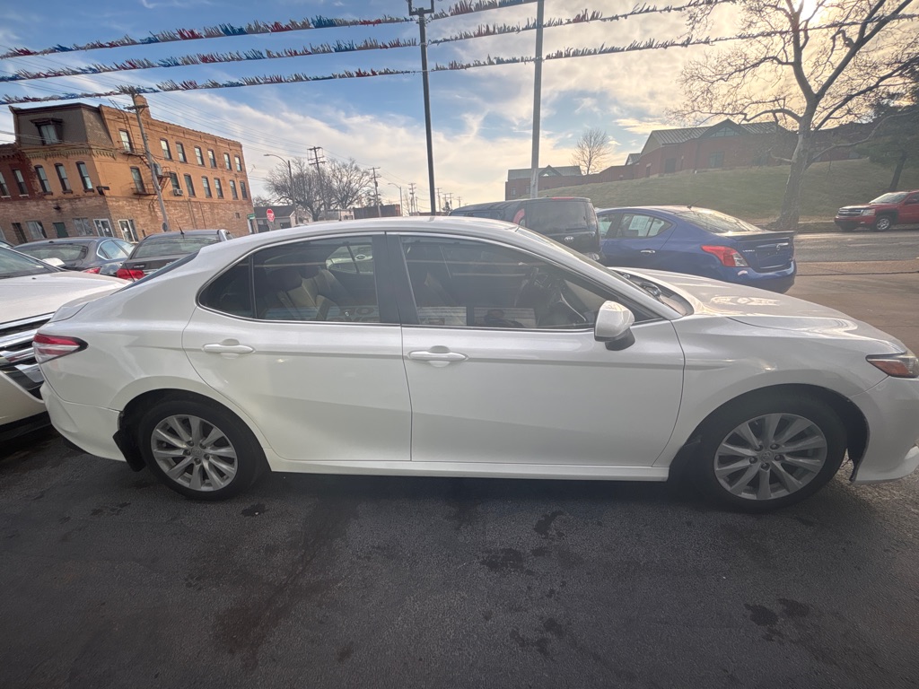 Photo 4 of this TOYOTA CAMRY
