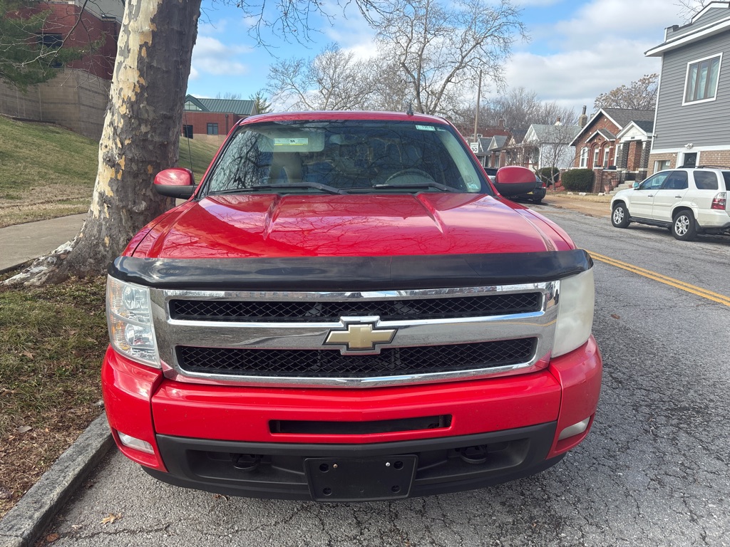 Photo 2 of this CHEVROLET SILVERADO 1500