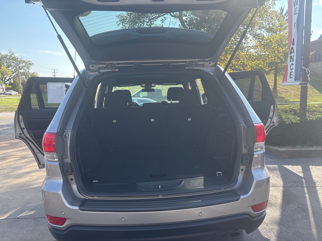 Photo 10 of this JEEP GRAND CHEROKEE