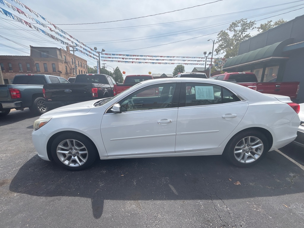 Photo 4 of this CHEVROLET MALIBU