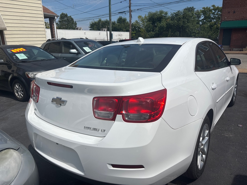 Photo 6 of this CHEVROLET MALIBU