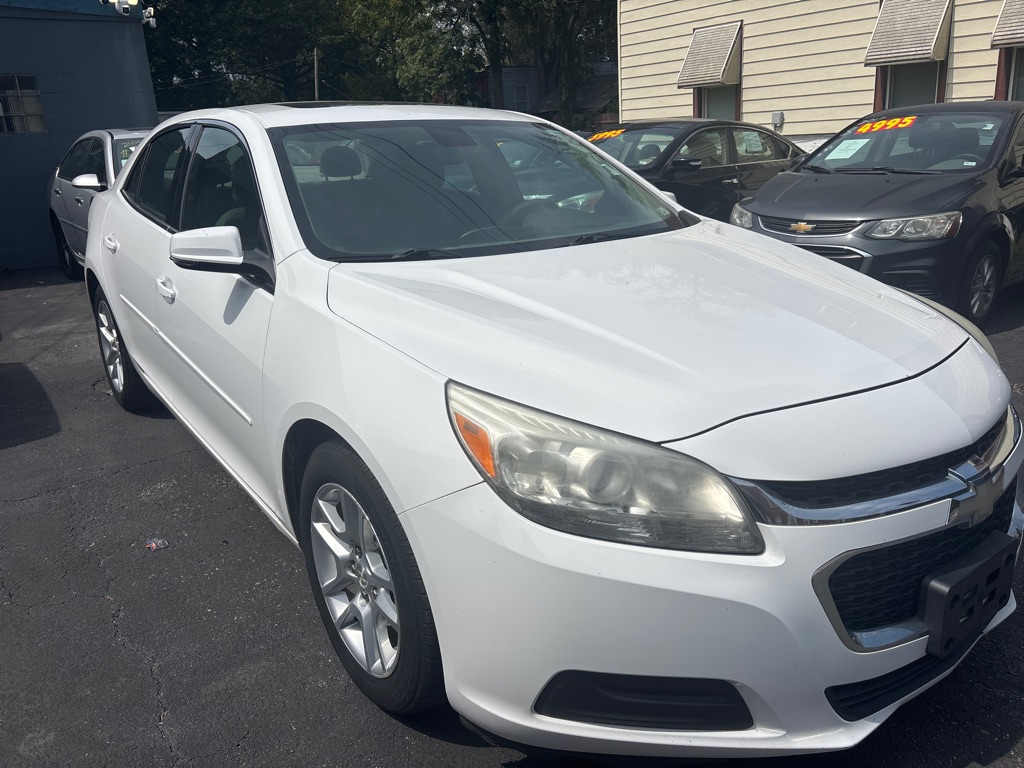 Photo 3 of this CHEVROLET MALIBU