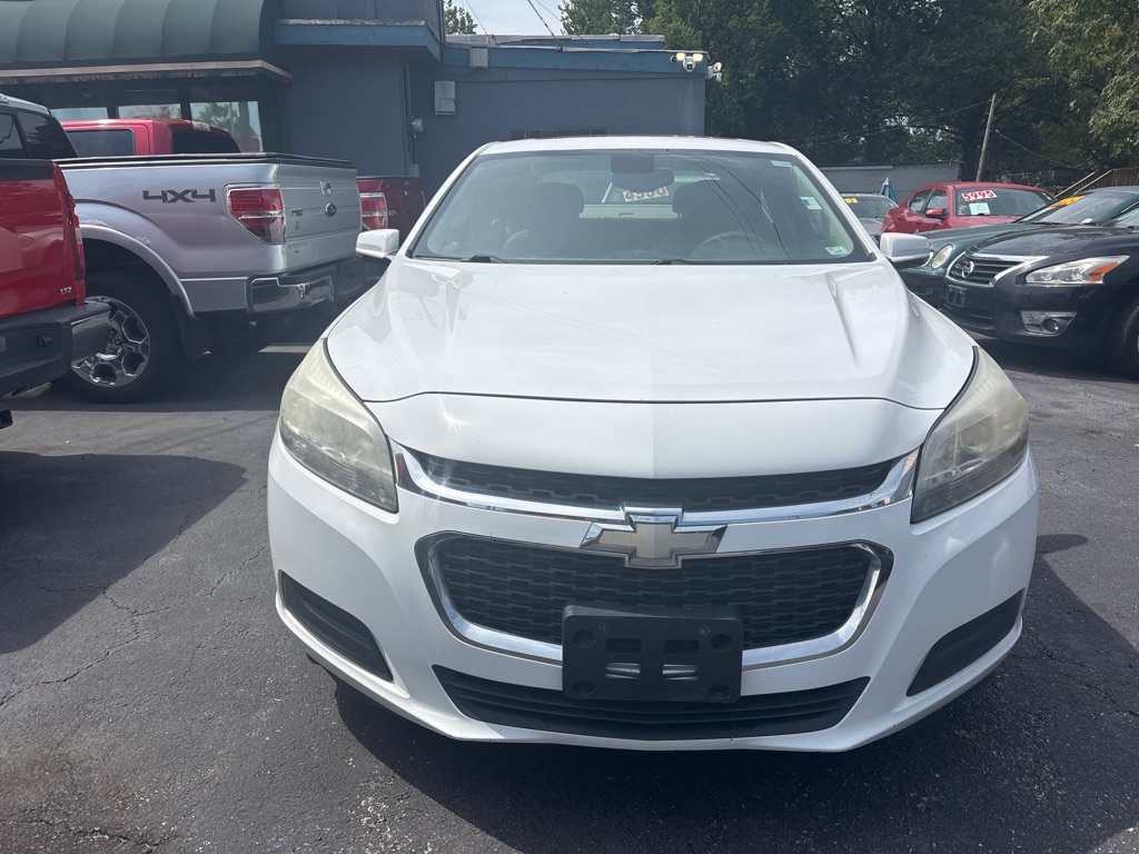 Photo 2 of this CHEVROLET MALIBU
