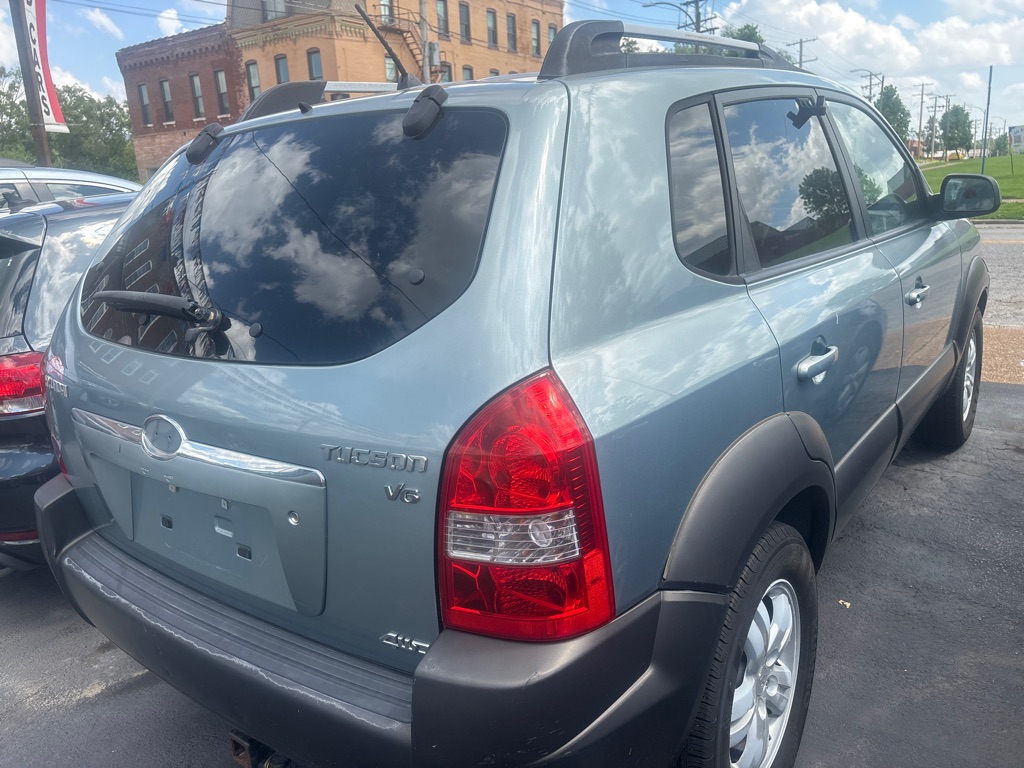 Photo 4 of this HYUNDAI TUCSON