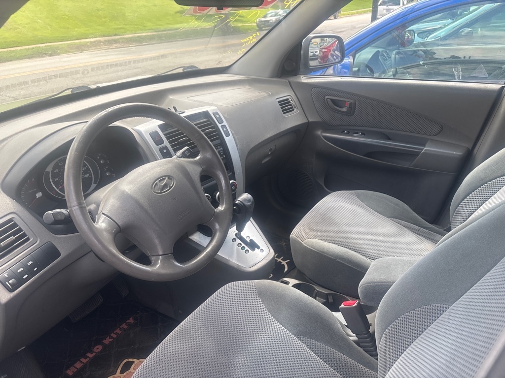 Photo 7 of this HYUNDAI TUCSON