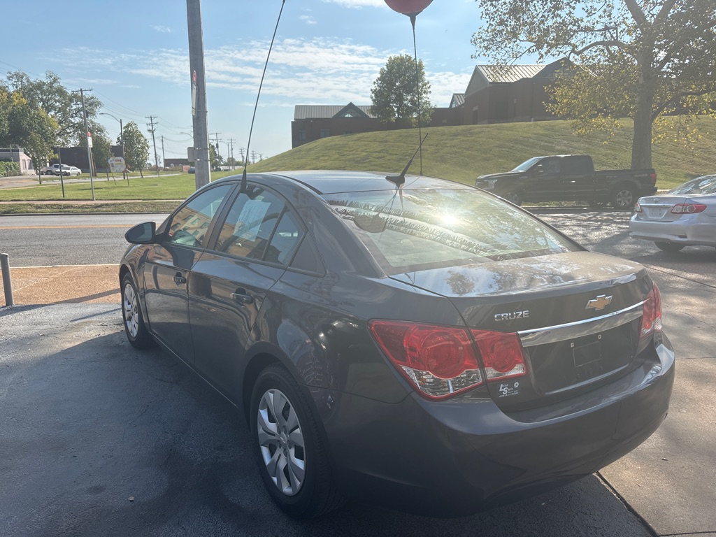 Photo 9 of this CHEVROLET CRUZE
