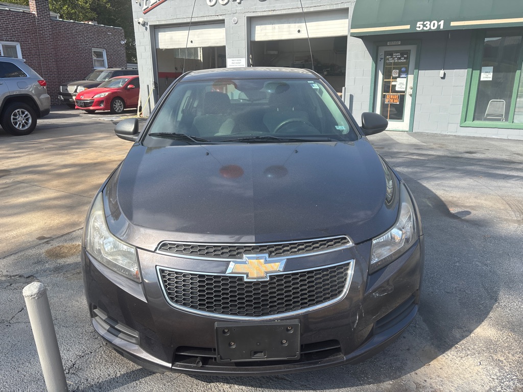 Photo 2 of this CHEVROLET CRUZE