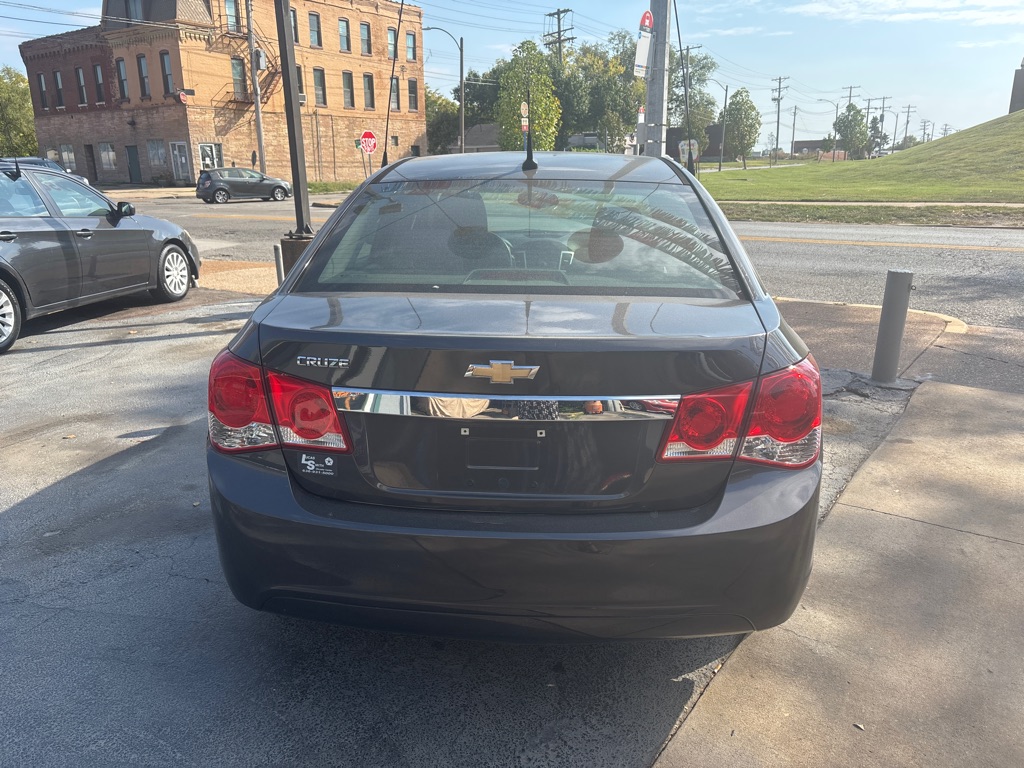 Photo 8 of this CHEVROLET CRUZE