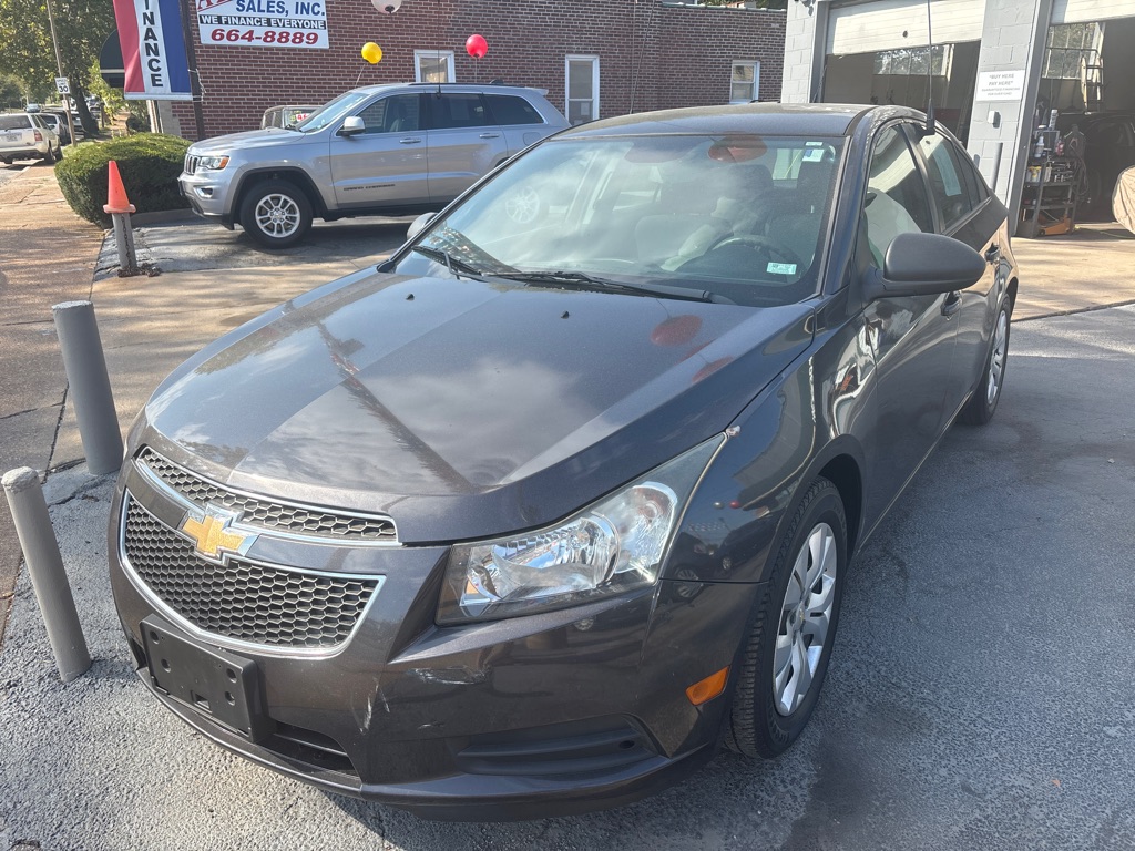 Photo 3 of this CHEVROLET CRUZE