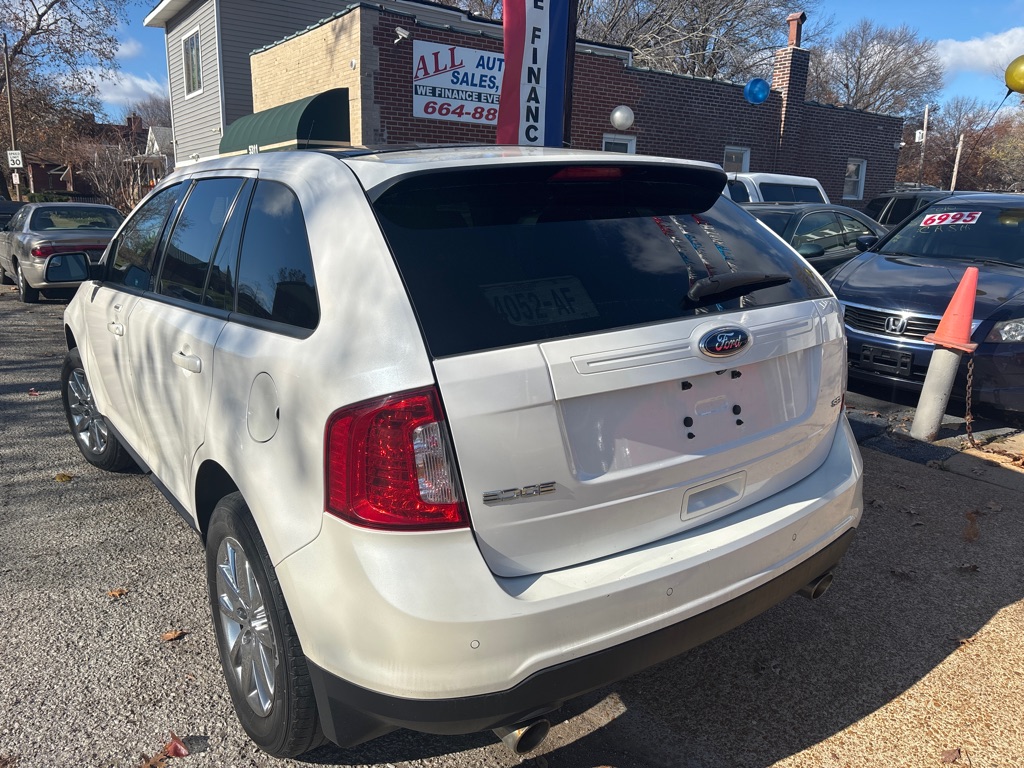 Photo 9 of this FORD EDGE