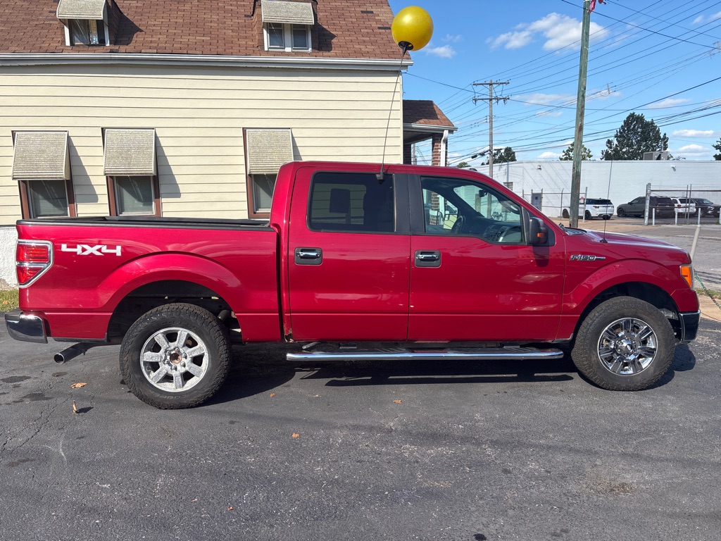 Photo 4 of this FORD F150