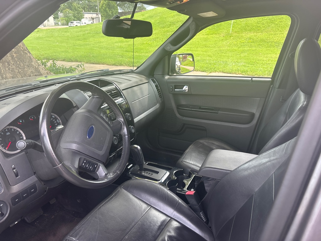Photo 8 of this FORD ESCAPE