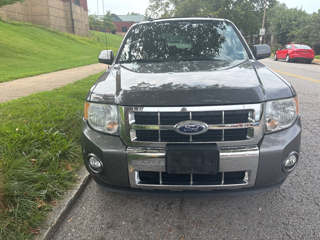 Photo 2 of this FORD ESCAPE