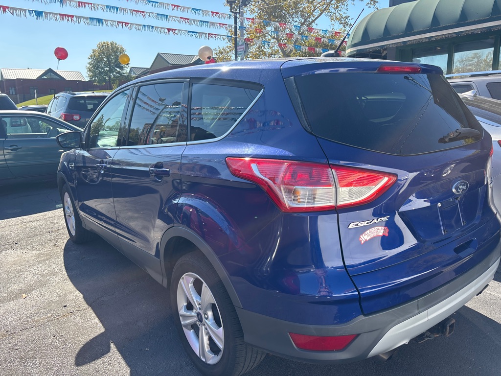 Photo 2 of this FORD ESCAPE