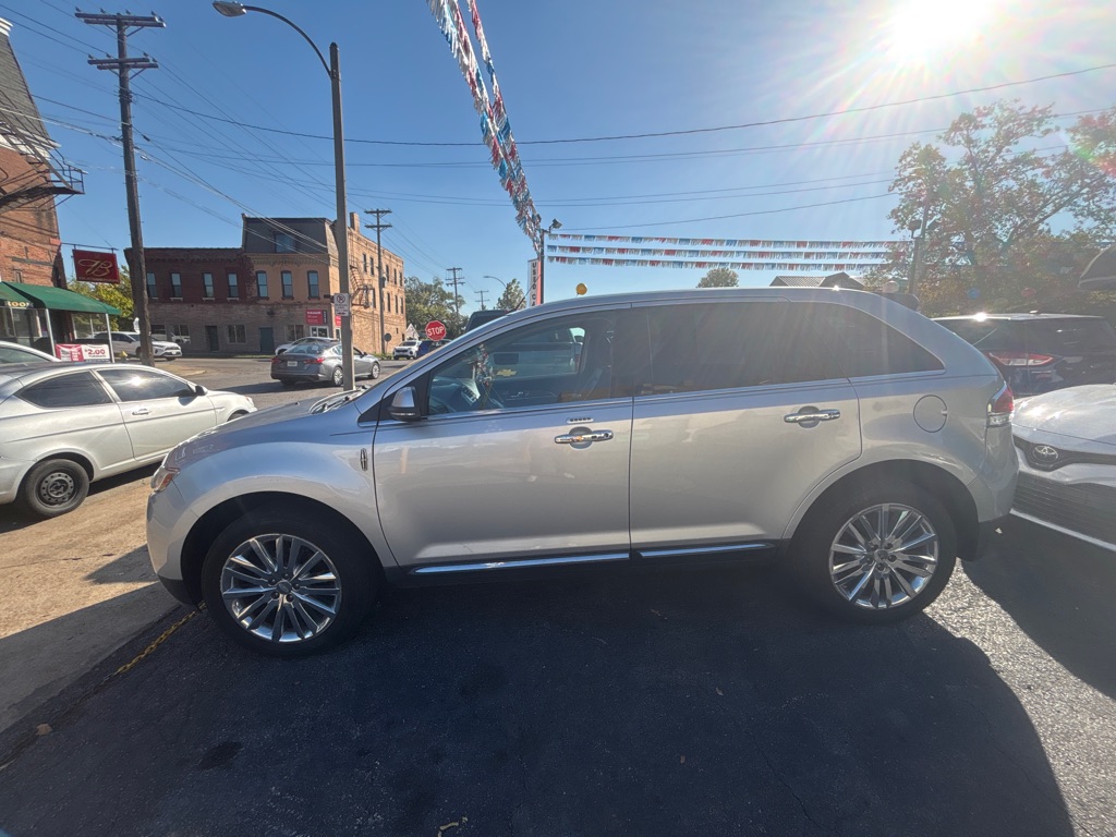 Photo 2 of this LINCOLN MKX