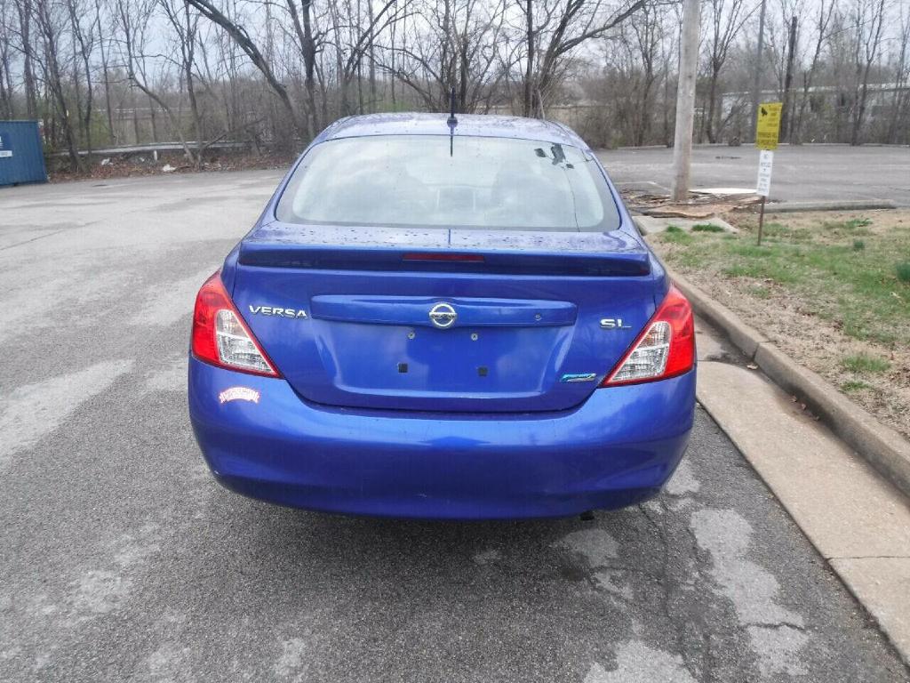 Photo 4 of this NISSAN VERSA