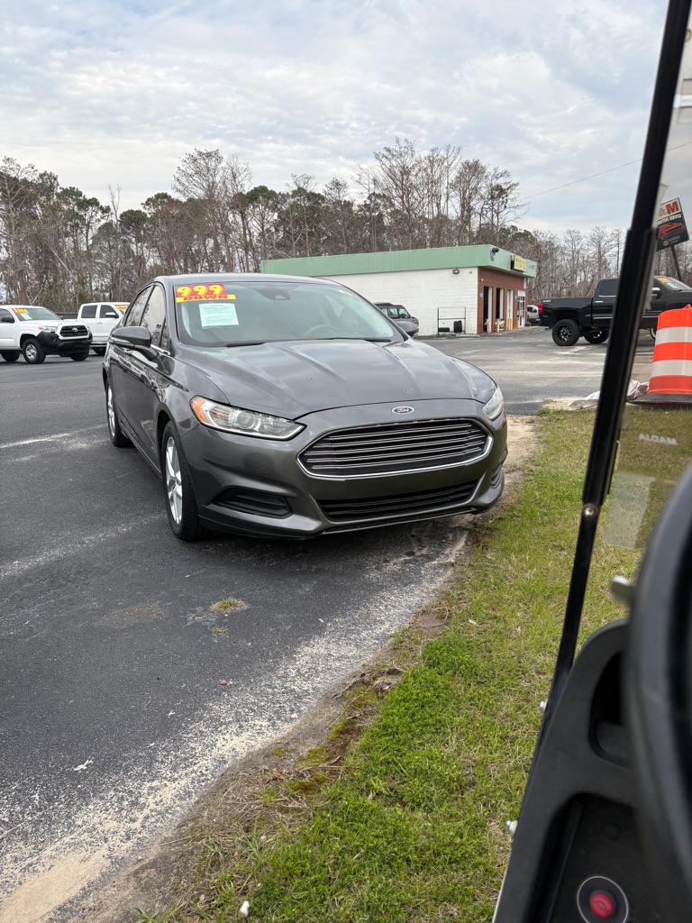 2016 Ford Fusion SE FWD's photo