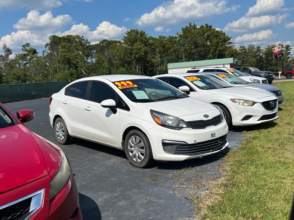 Additional photo of vehicle.