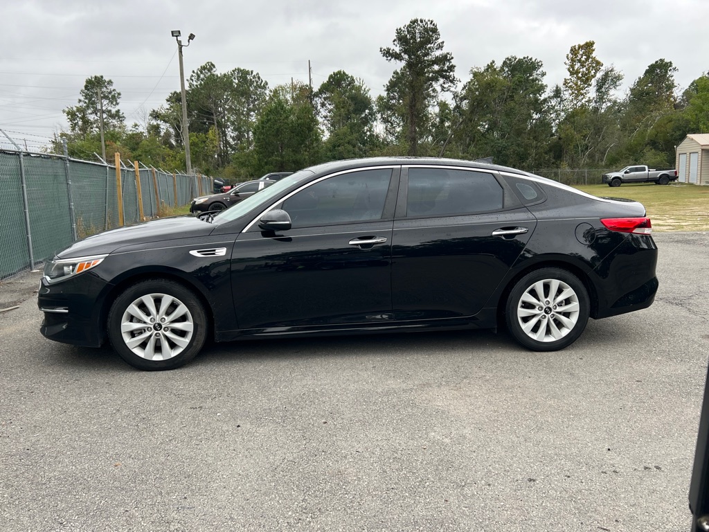 2018 Kia Optima LX's photo