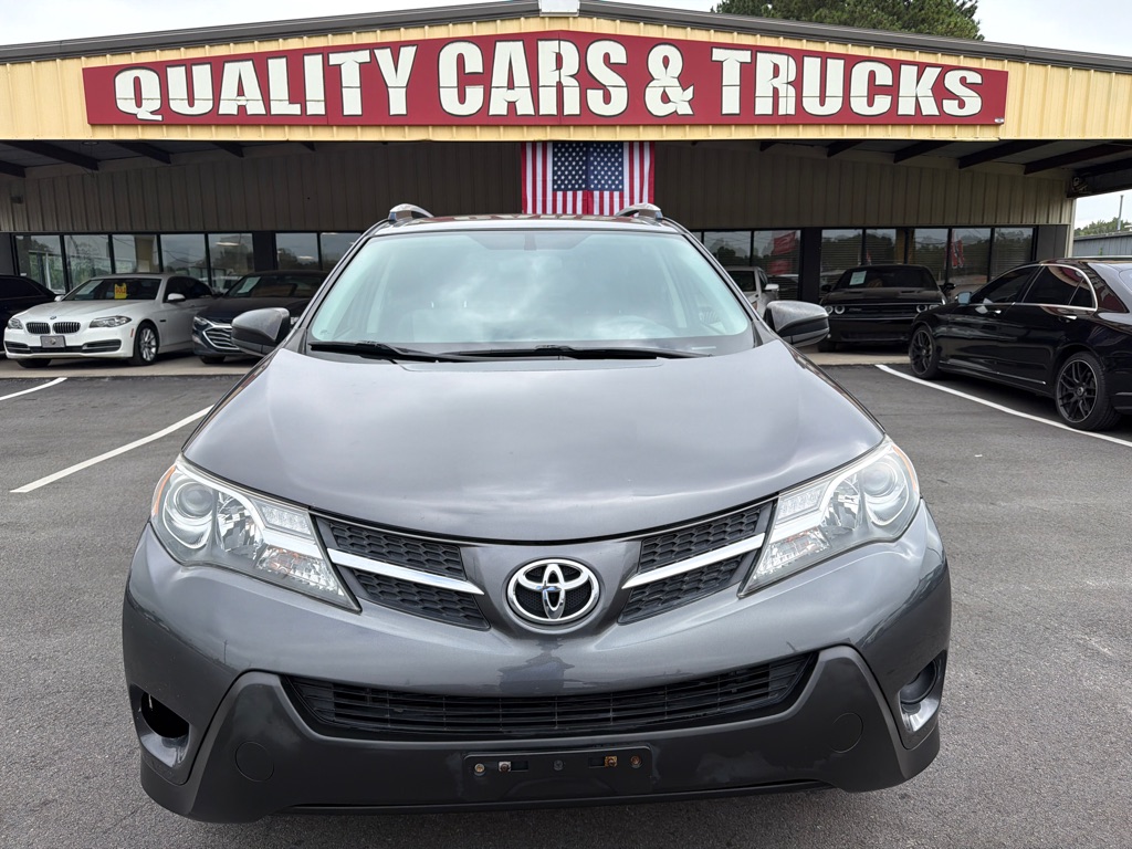 Photo 7 of this TOYOTA RAV4 LE