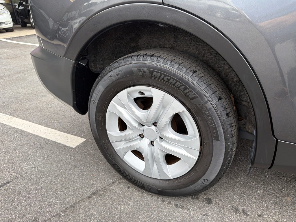 Photo 26 of this TOYOTA RAV4 LE