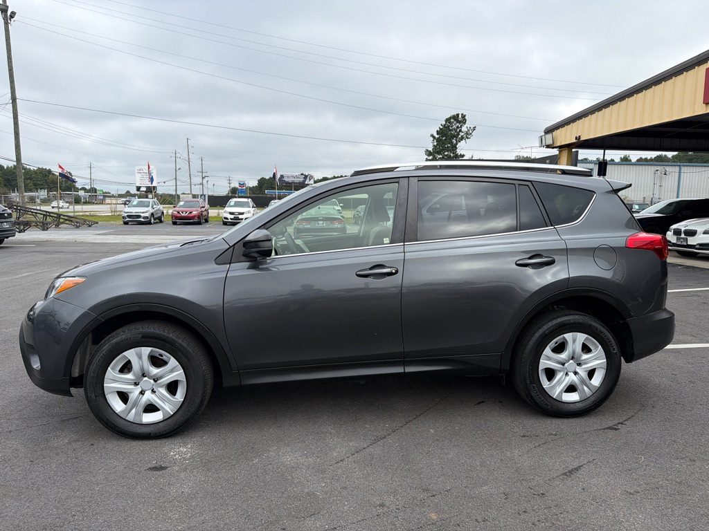 Photo 3 of this TOYOTA RAV4 LE
